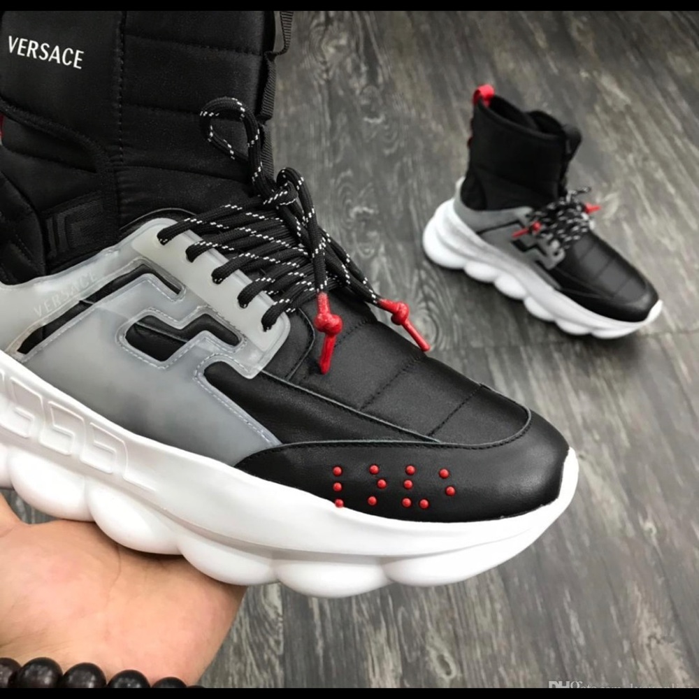 Versace chain reaction